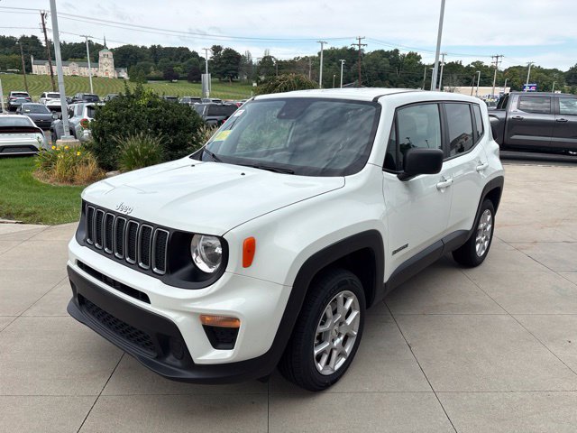 Used 2023 Jeep Renegade Latitude AWD/4WD image 3