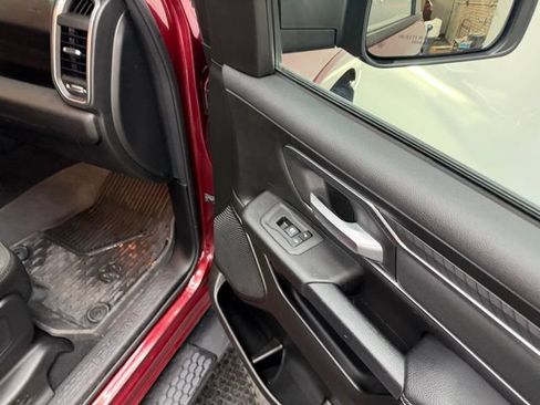 Used 2025 RAM 1500 Big Horn AWD/4WD image 36