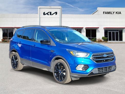 Used 2018 Ford Escape SE w/ SE Sport Appearance Package image 1