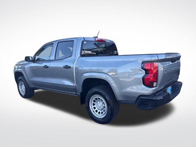 Used 2025 Chevrolet Colorado W/T RWD image 3