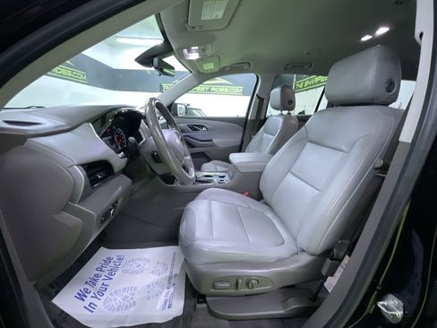 Used 2021 Chevrolet Traverse LT w/ LT Premium Package image 17