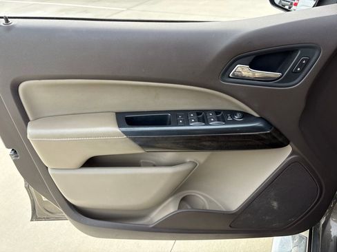 Used 2015 GMC Canyon SLT w/ LPO, Gearon Divider Package image 16