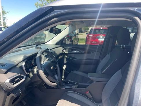 Used 2021 Chevrolet TrailBlazer LS FWD image 7