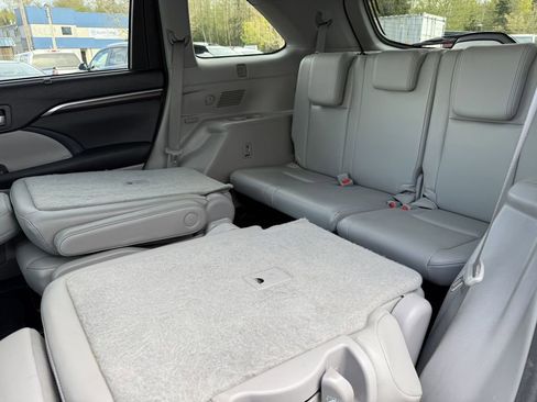 Used 2015 Toyota Highlander Limited image 26