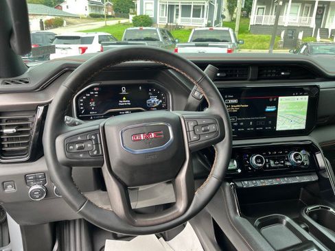 Used 2025 GMC Sierra 2500 AT4 AWD/4WD image 27