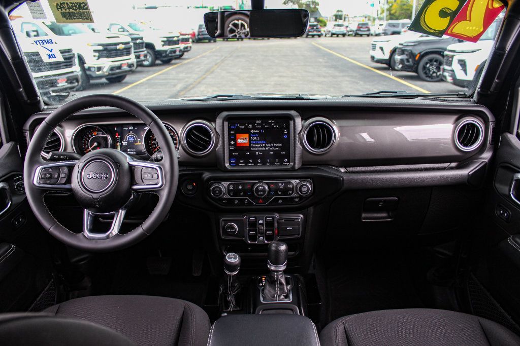 Used 2023 Jeep Wrangler Unlimited Sahara w/ Cold Weather Group AWD/4WD image 21