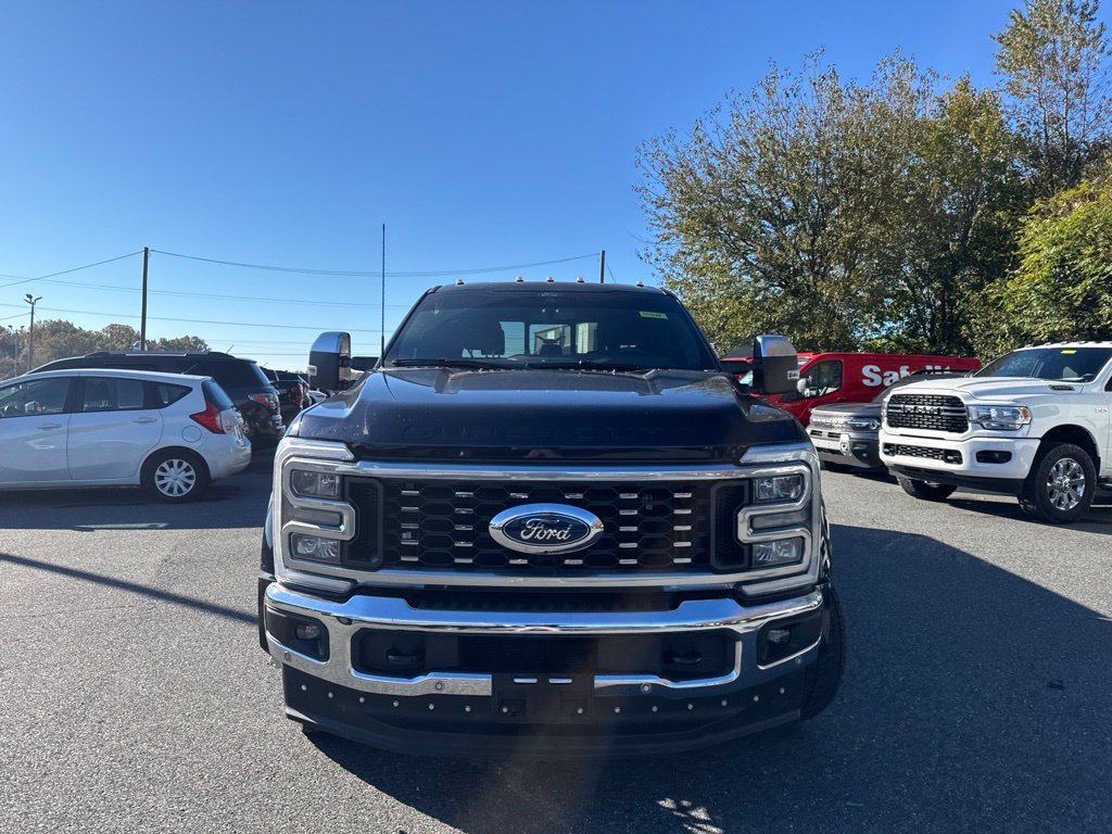 Used 2025 Ford F450 King Ranch w/ Chrome Package AWD/4WD image 2