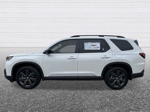Used 2026 Honda Pilot Sport image 2