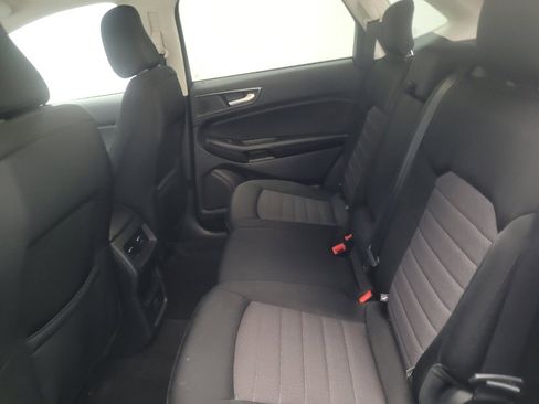 Used 2020 Ford Edge SE FWD image 18