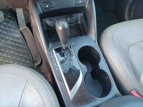 Used 2011 Hyundai Tucson Limited FWD image 13