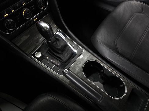 Used 2017 Volkswagen Passat 1.8T SE image 26