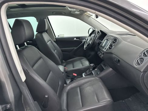 Used 2016 Volkswagen Tiguan SE image 28