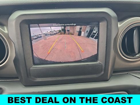 Used 2023 Jeep Wrangler Unlimited w/ Cold Weather Group image 21