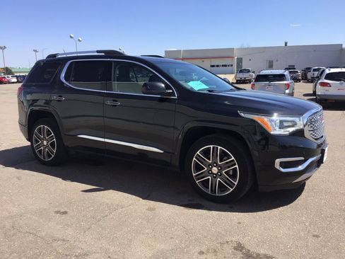 Used 2017 GMC Acadia Denali w/ Technology Package AWD/4WD image 4