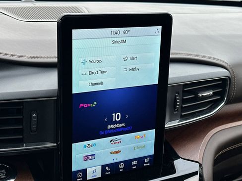 Used 2021 Ford Explorer King Ranch w/ Premium Technology Package image 18