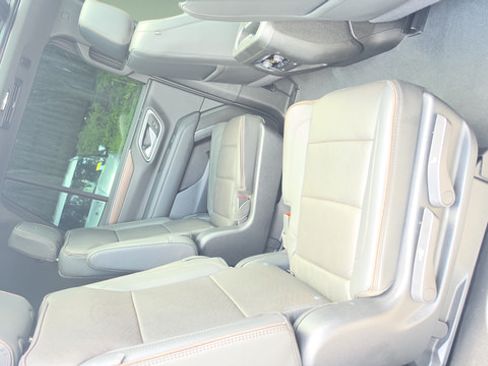 Used 2024 Chevrolet Tahoe High Country AWD/4WD image 41