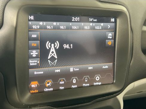 Used 2022 Jeep Renegade Latitude AWD/4WD image 15