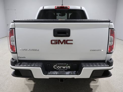 Used 2017 GMC Canyon Denali image 3