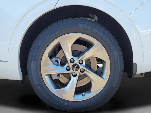 New 2026 Genesis GV70 2.5T Advanced w/ G1 Accessory Package AWD/4WD image 28