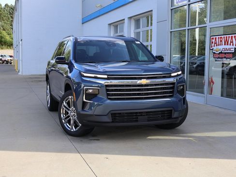 New 2026 Chevrolet Traverse LT w/ LPO, Floor Liner Package image 37