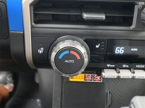 Used 2024 Toyota Tacoma 4x4 Double Cab image 18