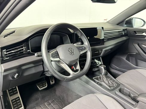 Used 2025 Volkswagen Jetta Sport FWD image 4