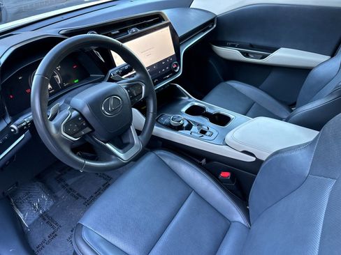 Used 2023 Lexus RZ 450e Premium w/ Technology Package image 10