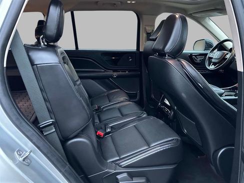 Used 2021 Lincoln Aviator Reserve w/ Equipment Group 201A image 8