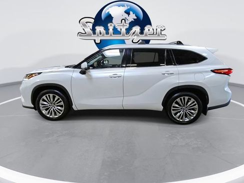 Used 2022 Toyota Highlander Platinum image 6