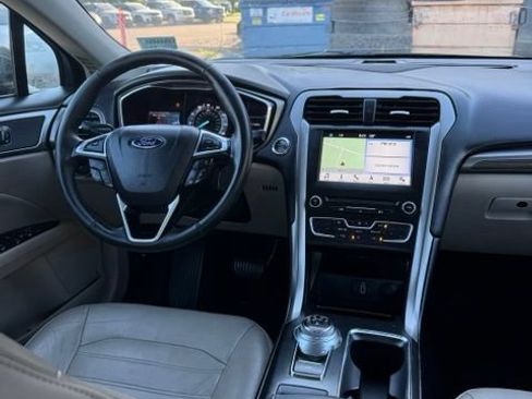 Used 2017 Ford Fusion SE w/ Fusion SE Technology Package AWD/4WD image 30