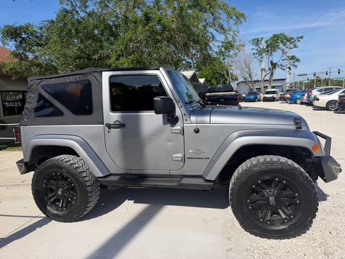 Used 2014 Jeep Wrangler Sport AWD/4WD image 3