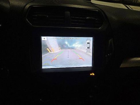 Used 2018 Ford Explorer XLT w/ Equipment Group 202A image 20