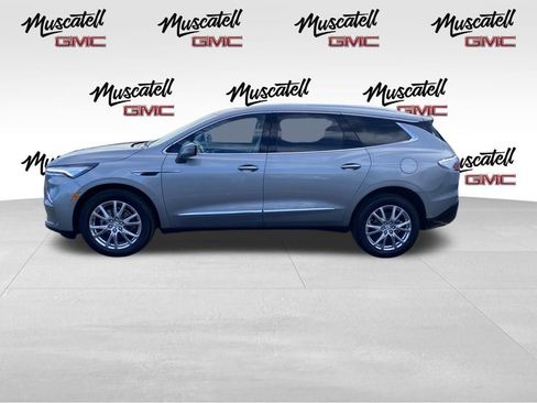 Used 2024 Buick Enclave Essence w/ Experience Buick Package AWD/4WD image 4