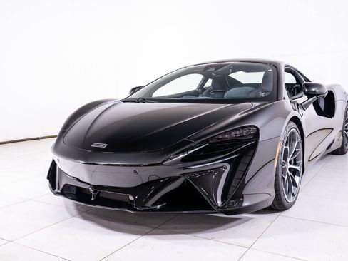 New 2026 McLaren Artura RWD image 9