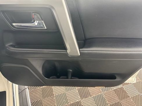 Used 2022 Toyota 4Runner Limited AWD/4WD image 19