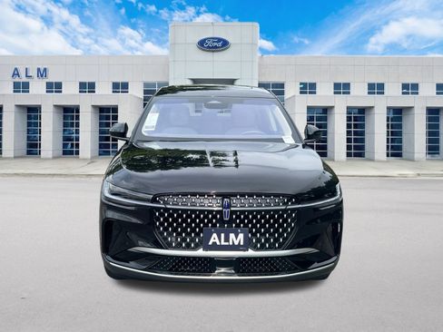 Used 2024 Lincoln Nautilus Premier w/ Equipment Group 102A image 2