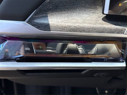 New 2025 BMW 760i xDrive image 24