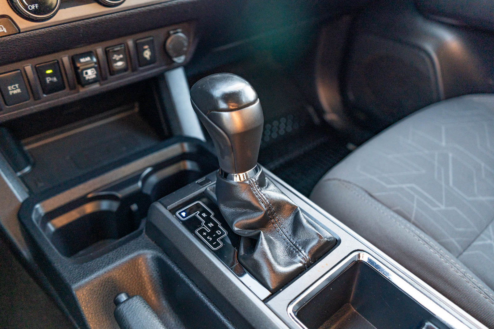 Used 2018 Toyota Tacoma TRD Sport w/ Technology Package RWD image 22