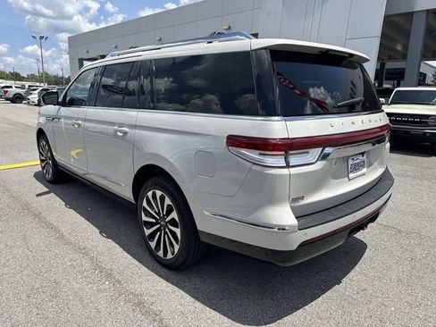 Used 2023 Lincoln Navigator L Reserve AWD/4WD image 7