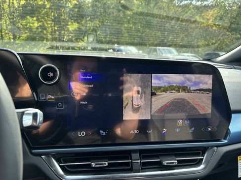 New 2026 Chevrolet Equinox EV LT image 17