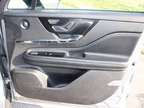 Used 2021 Lincoln Corsair Reserve w/ Equipment Group 201A image 17