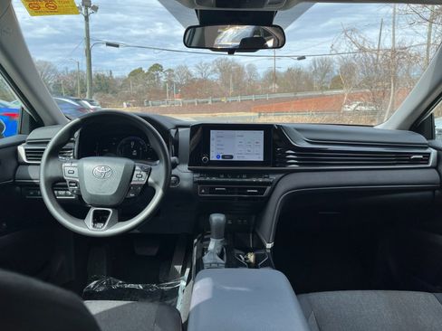 Used 2025 Toyota Camry LE image 30
