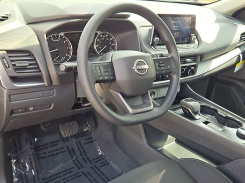 Used 2026 Nissan Rogue S AWD/4WD image 18