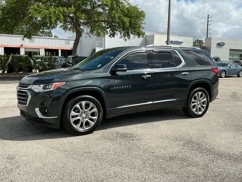 Used 2020 Chevrolet Traverse Premier FWD image 2