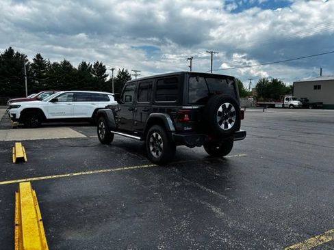 Used 2021 Jeep Wrangler Unlimited Sahara AWD/4WD image 6