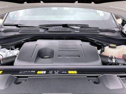 New 2026 Land Rover Range Rover SE image 13