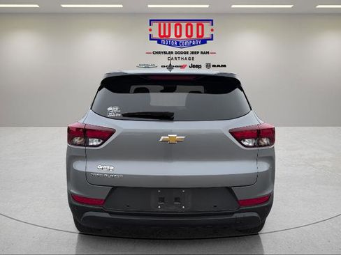 Used 2025 Chevrolet TrailBlazer LS w/ LS Convenience Package FWD image 4