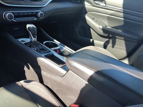 Used 2024 Nissan Altima 2.5 SV image 26