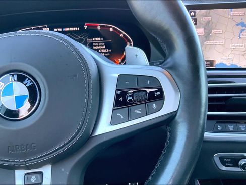 Used 2021 BMW X5 M50i w/ Executive Package image 25