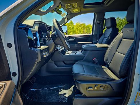 New 2026 GMC Sierra 2500 Denali w/ Denali Reserve Package AWD/4WD image 15